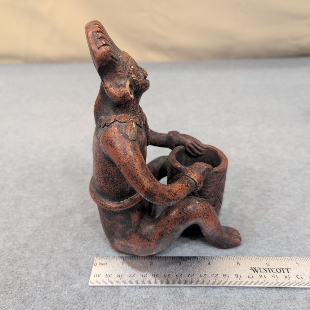 Vintage Terracotta Figurine Seated Person Holding Basket‎ Tribal Art Decor - Picture 4 of 5
